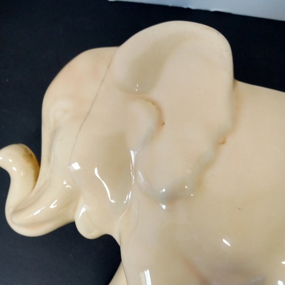 Vintage USA Elephant With Trunk Up Ceramic Planter - Picture 9 of 13